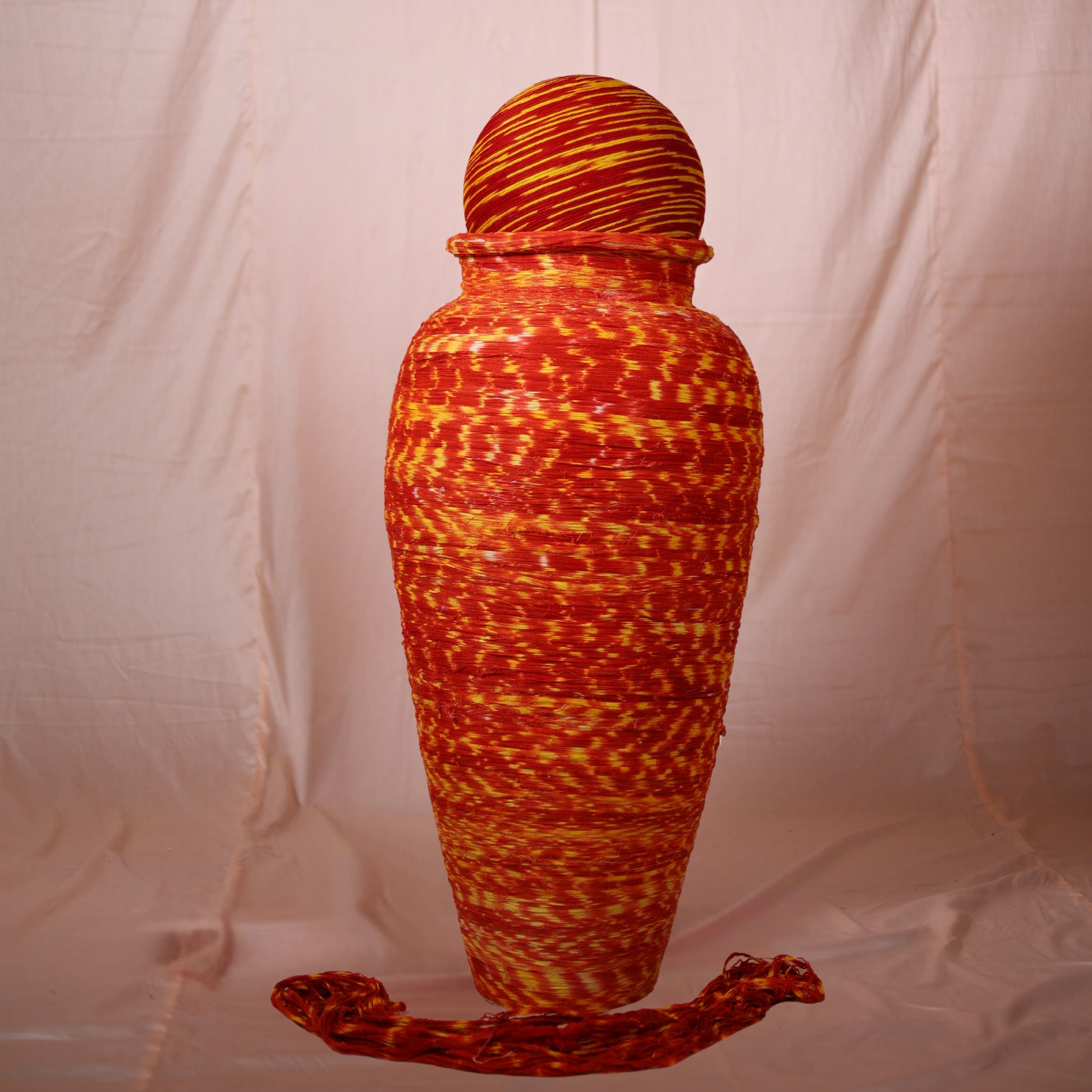 Kalawa Pot With Kalawa Decor Ball